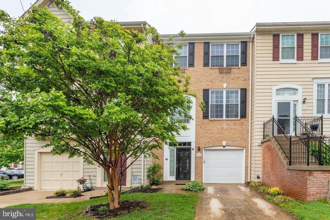 938 Herons Run Ln - Photo 2 of 50