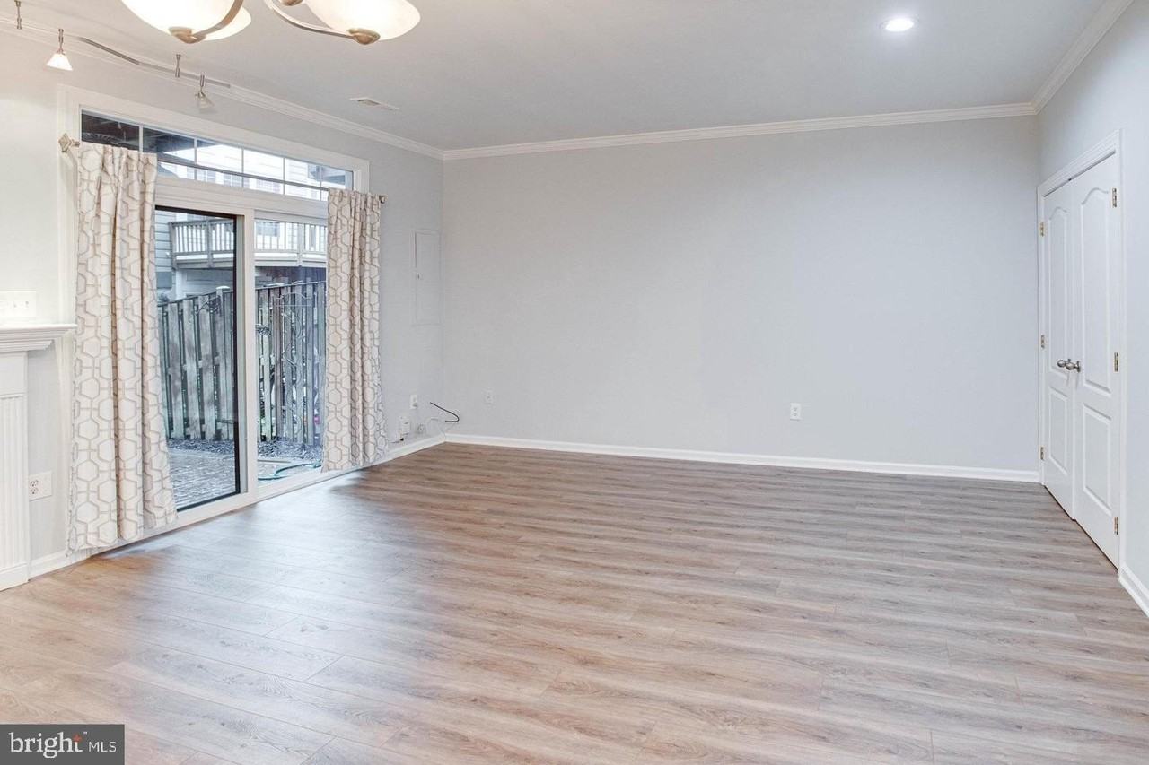 938 Herons Run Ln - Photo 7 of 50