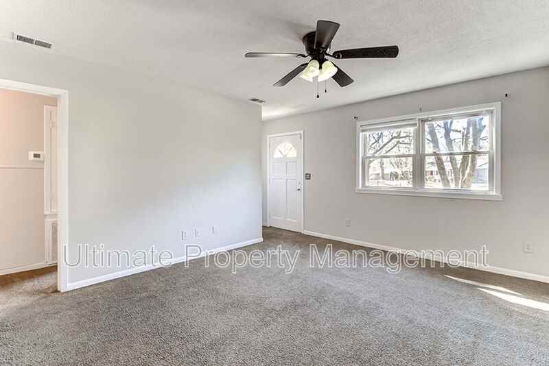 402 Kingston Rd - Photo 3 of 22