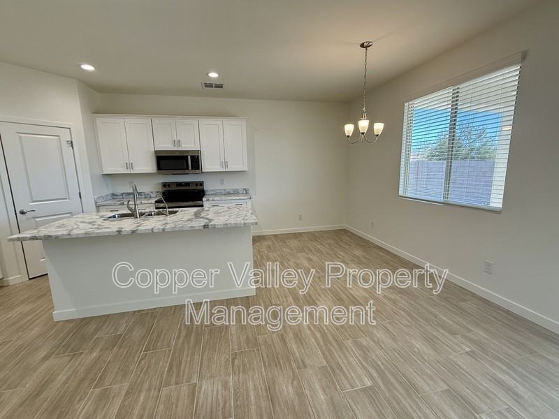 40516 N 3rd Ave - Photo 3 of 20