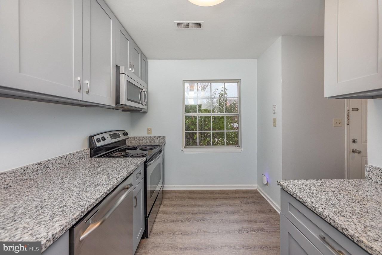 2211 Minnear St - Photo 4 of 19