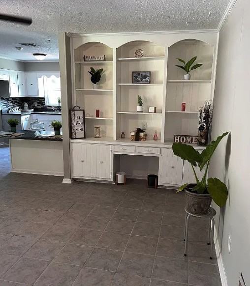 4751 Queensbury Ct #1 - Photo 5 of 9