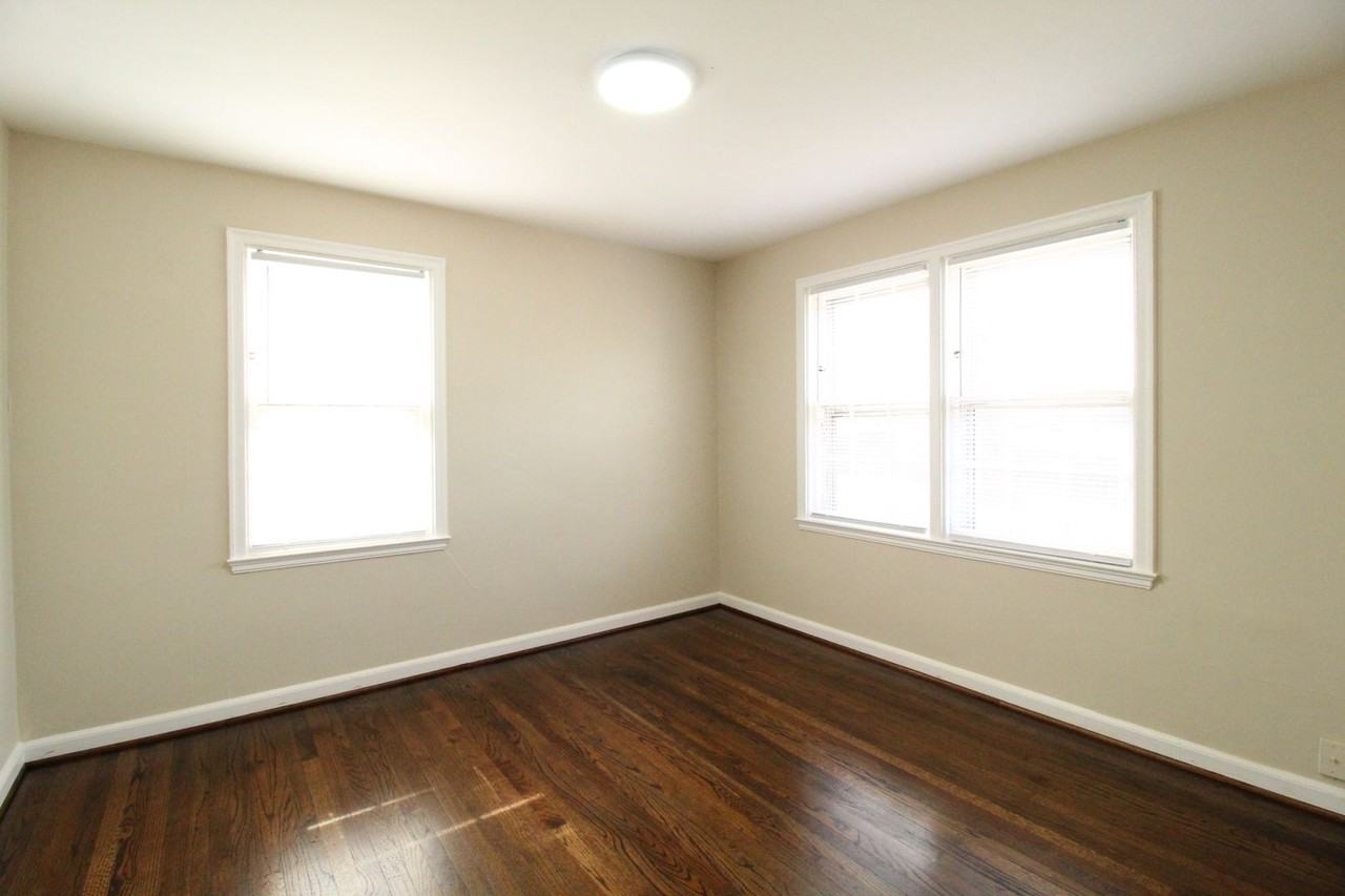 4407 S Parkway Dr - Photo 6 of 8