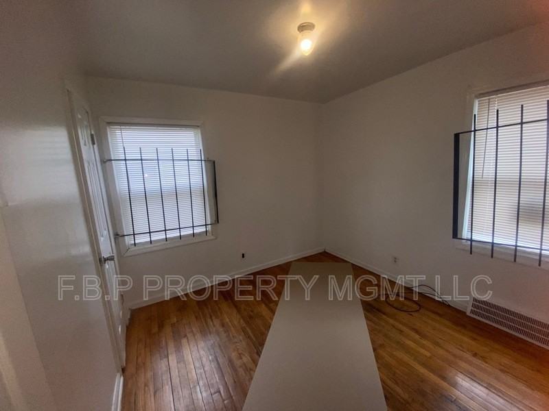 20298 Goulburn St - Photo 5 of 8