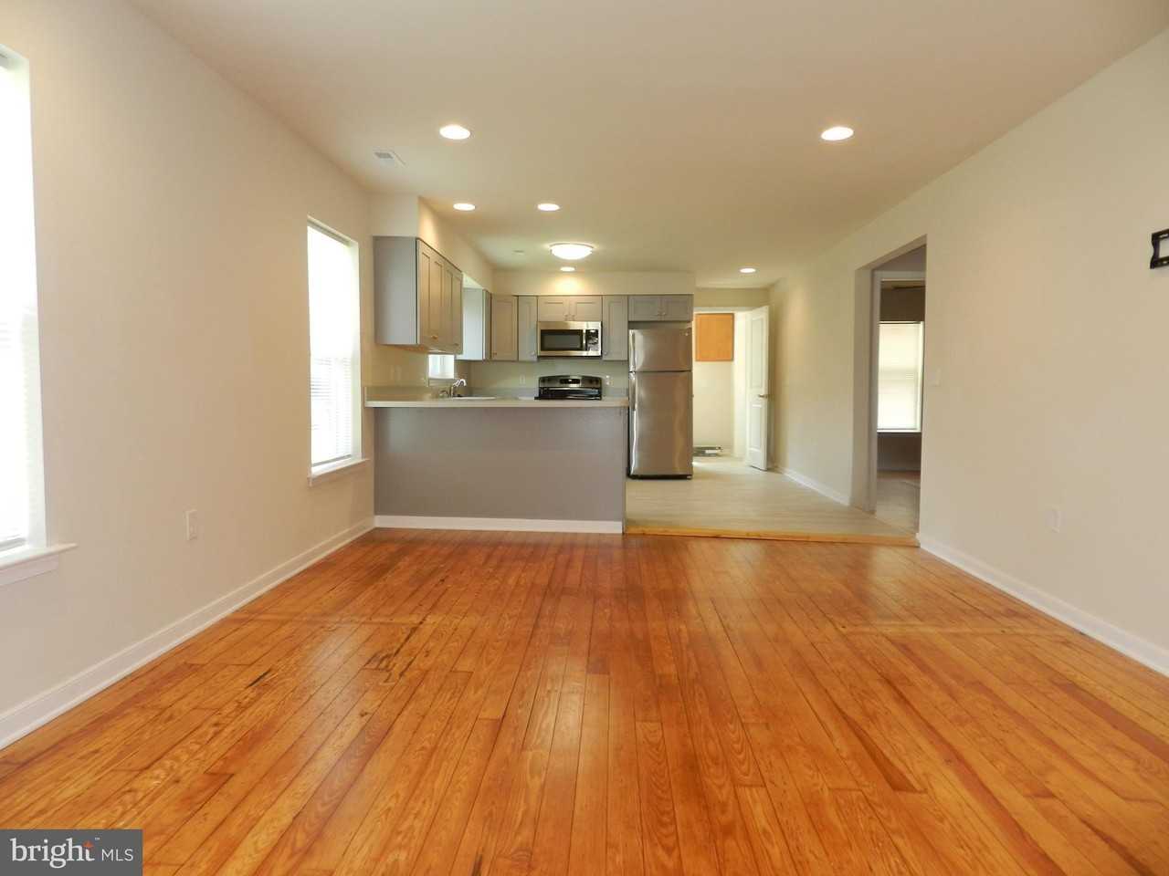 302 Claiborne Ave - Photo 4 of 15