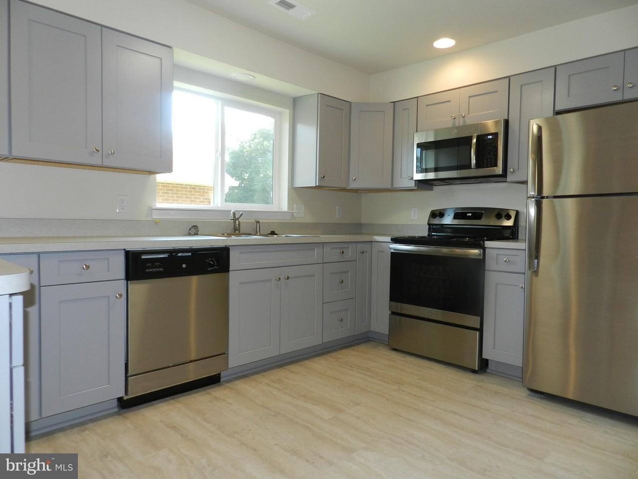 302 Claiborne Ave - Photo 5 of 15