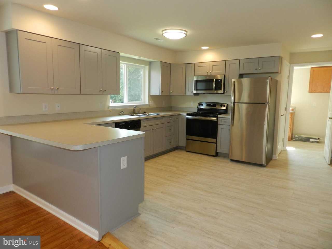 302 Claiborne Ave - Photo 6 of 15