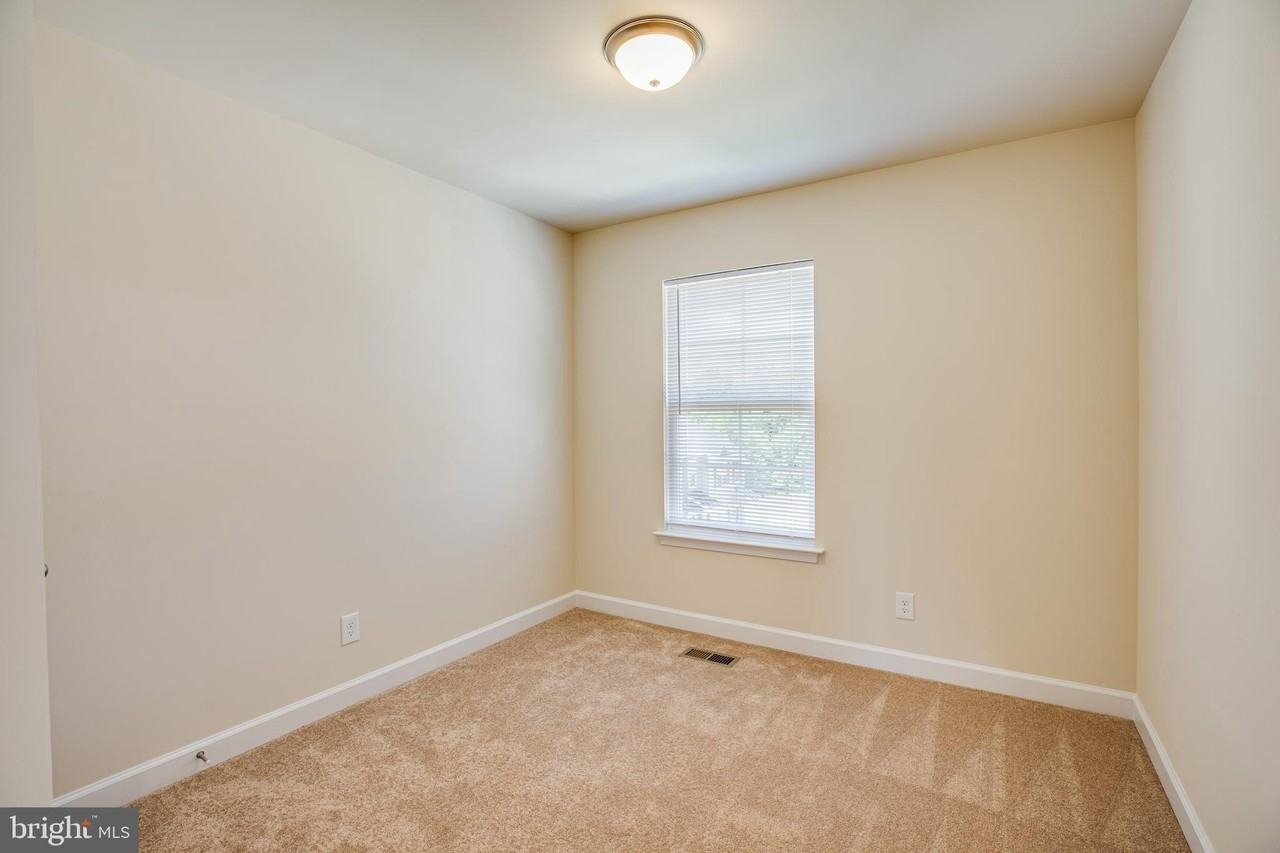 92 Andrews Pl - Photo 7 of 10