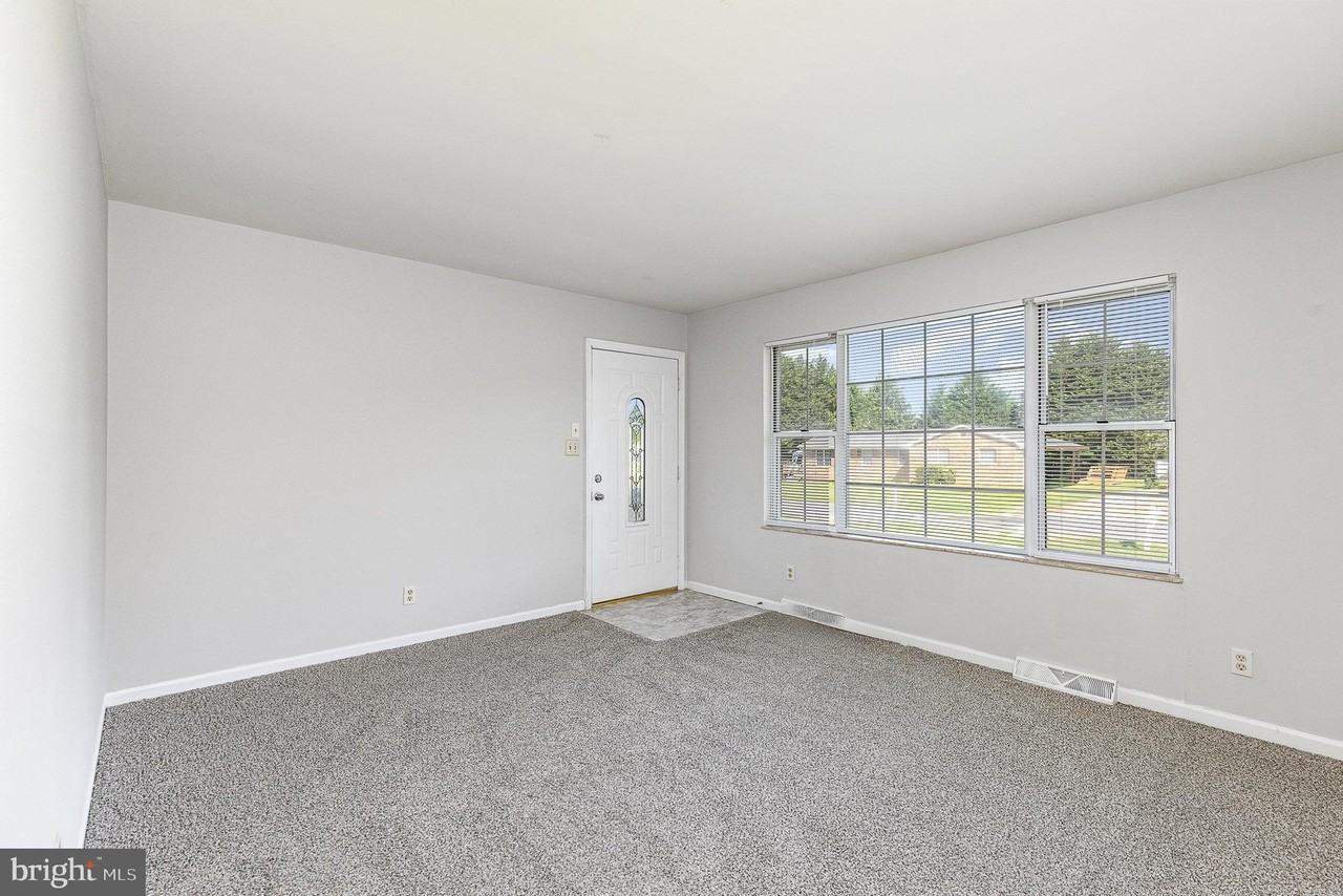 1824 Meadow Dr - Photo 3 of 24