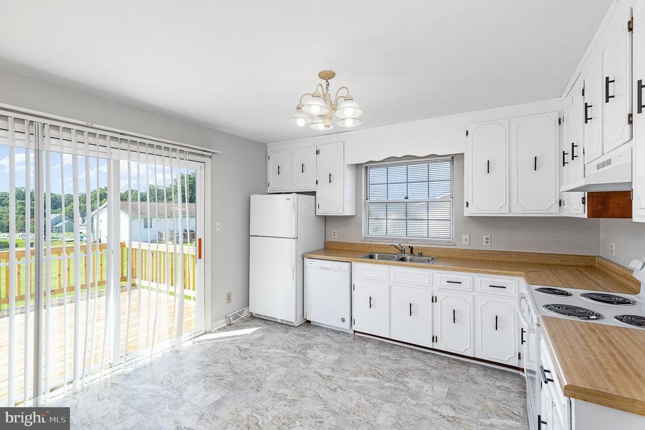 1824 Meadow Dr - Photo 6 of 24