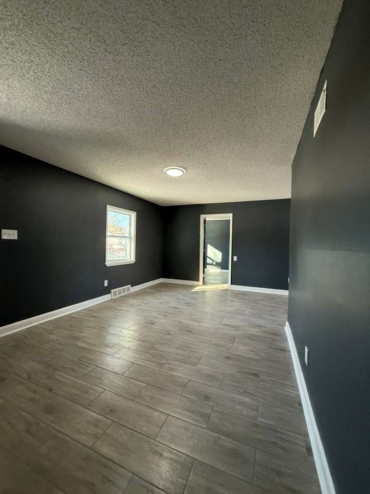 1266 Russwood Rd #1 - Photo 5 of 20