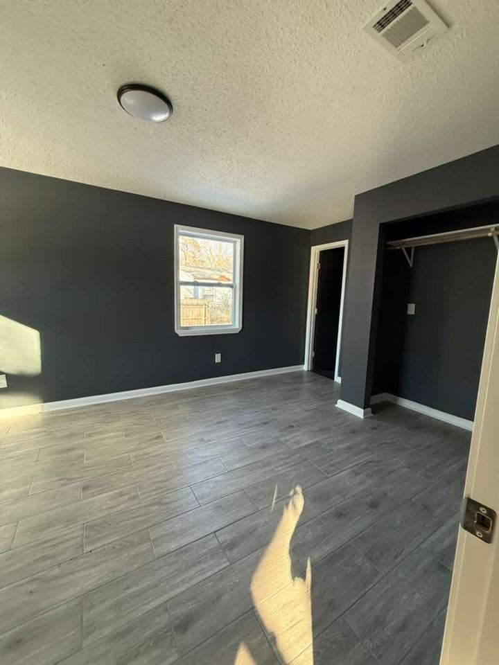 1266 Russwood Rd #1 - Photo 7 of 20