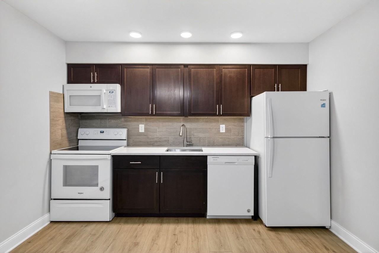 Guilderland Court Apartments - Photo 2 of 17