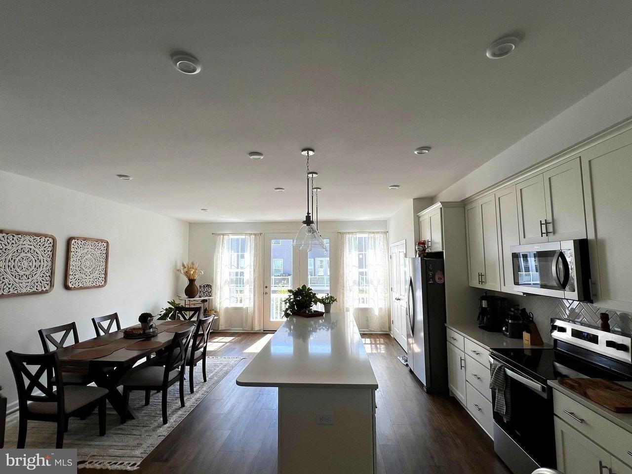 623 Hemsworth Ln - Photo 4 of 21