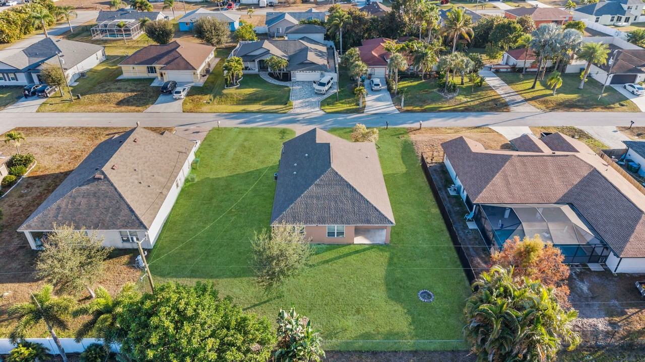 233 Se 3rd St - Photo 3 of 34