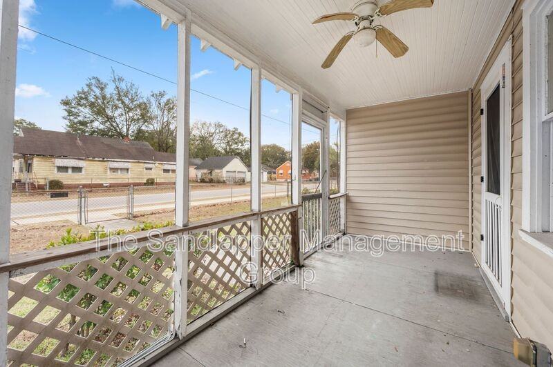 2144 Banyan St - Photo 2 of 15