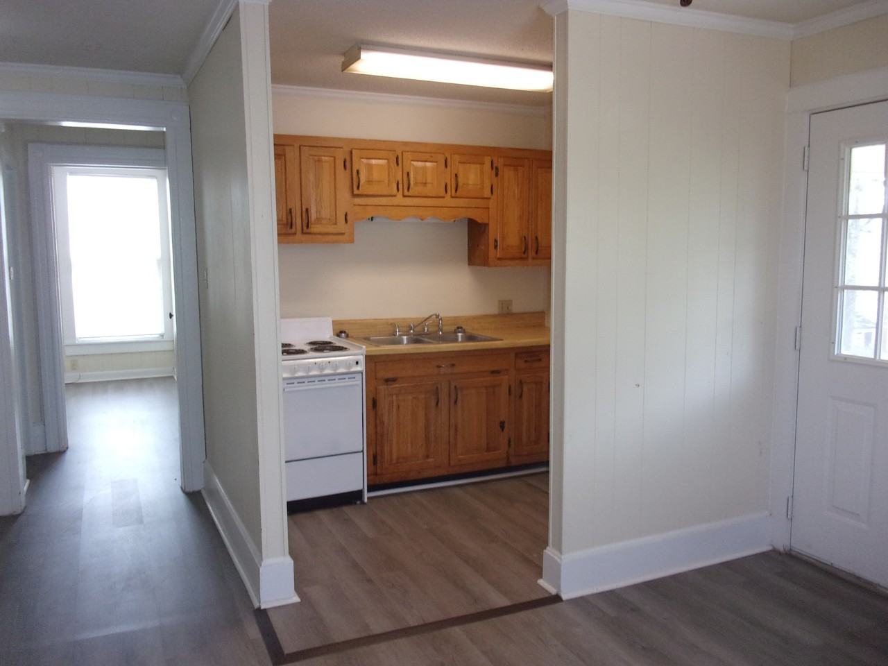 401 Charlotte Ave #D - Photo 4 of 8