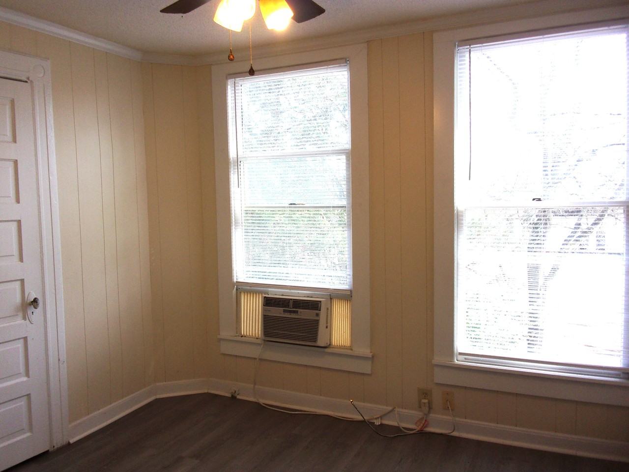 401 Charlotte Ave #D - Photo 7 of 8