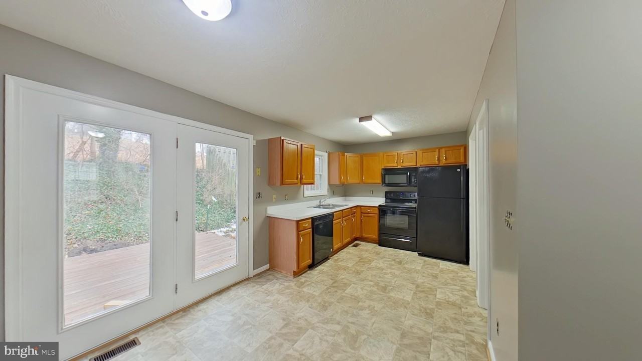 11 Morningstar Dr - Photo 2 of 11