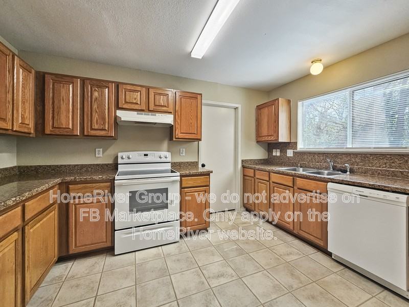 6242 Cypress Cir - Photo 3 of 20