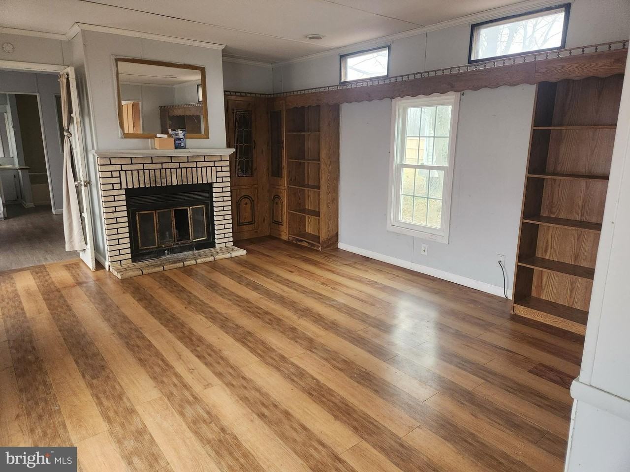 173 Rudolph Ct - Photo 2 of 13