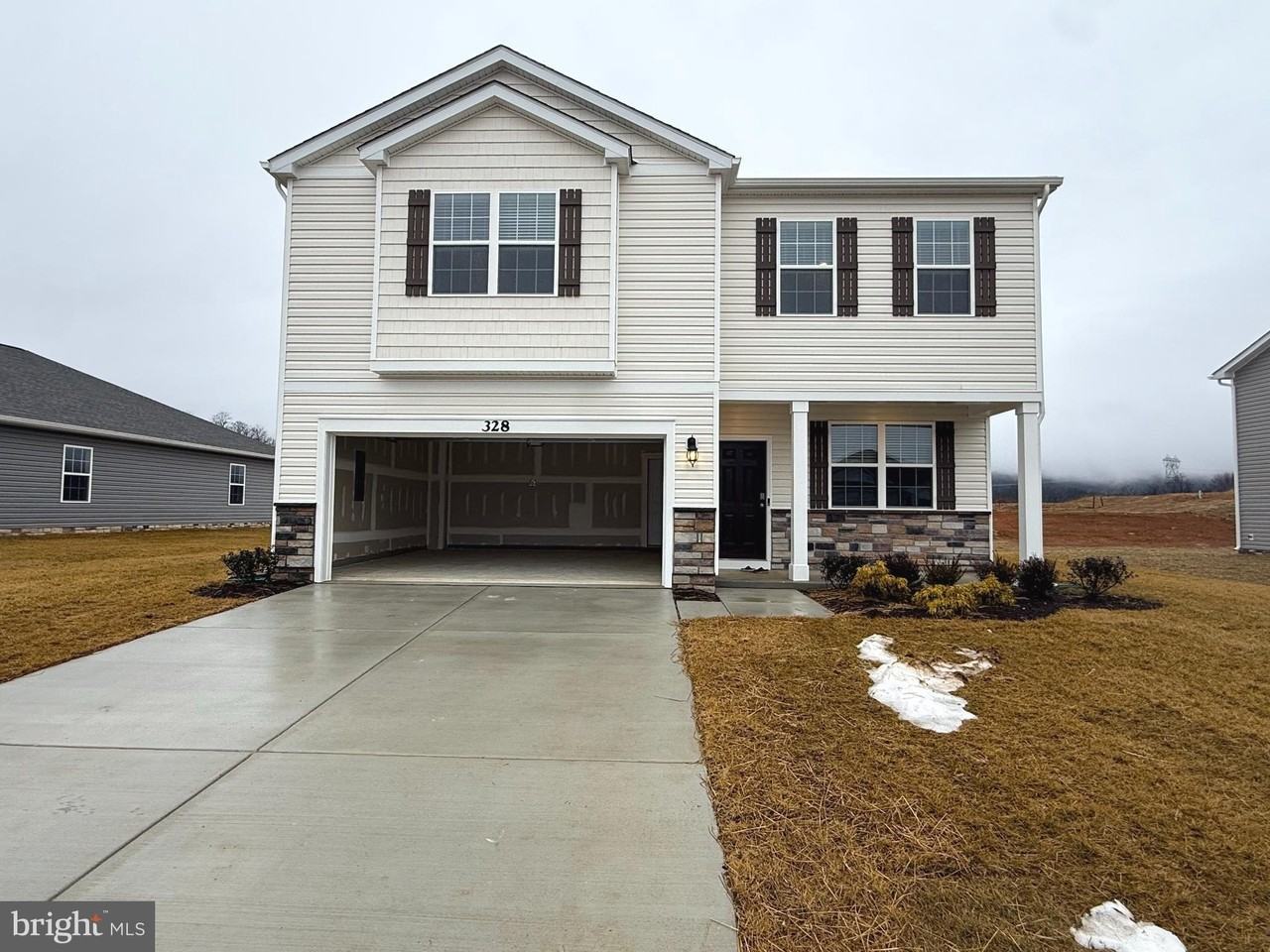 328 Anconas Blvd - Photo 6 of 32