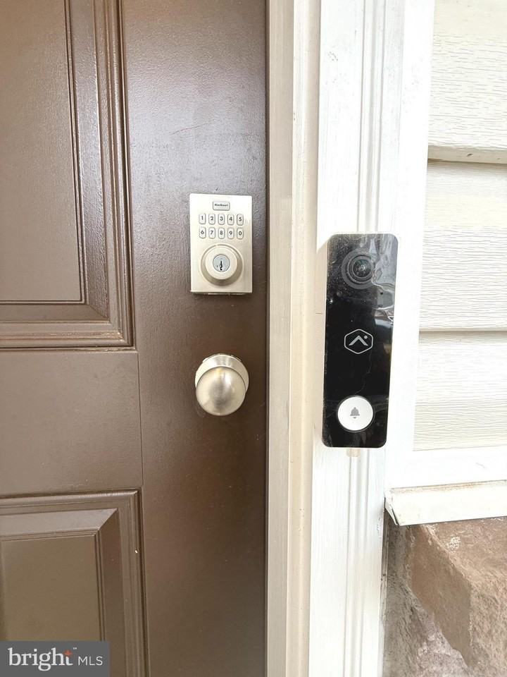 328 Anconas Blvd - Photo 7 of 32