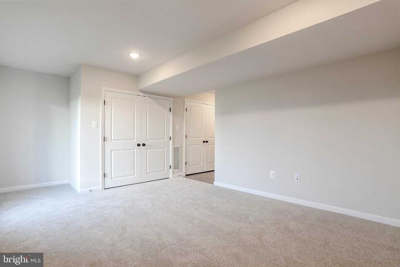 62 Thrower Rd - Photo 7 of 34