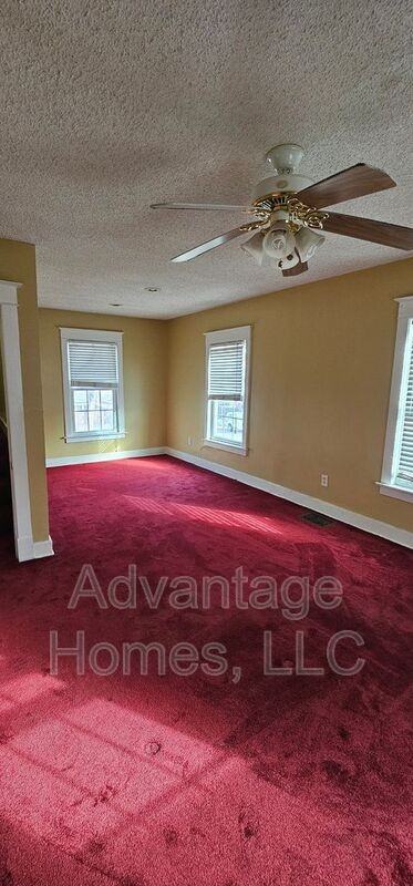 3222 Charlotte St - Photo 3 of 25