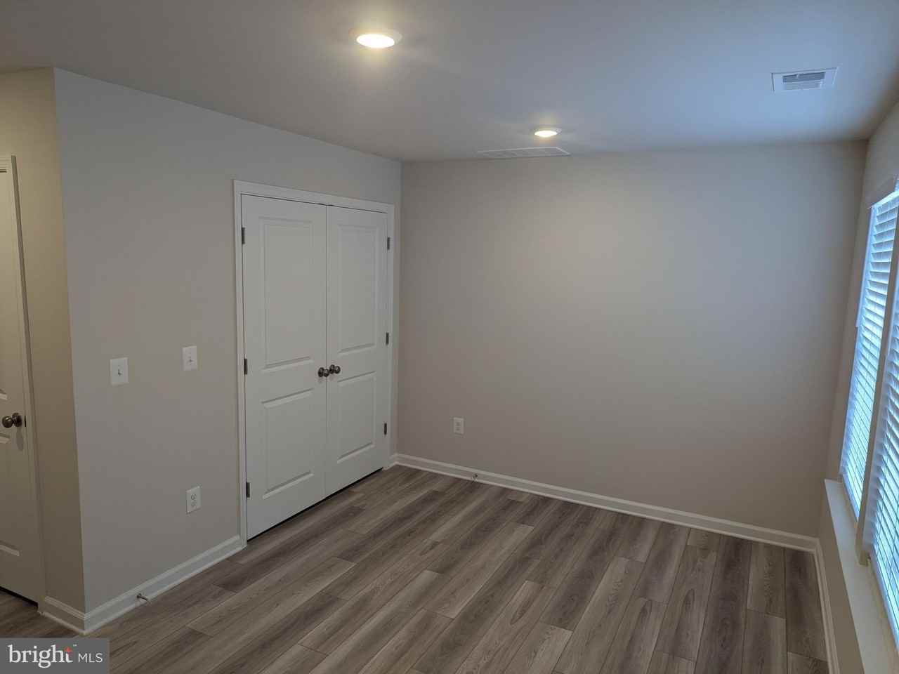 212 Swan Field Ave - Photo 3 of 32