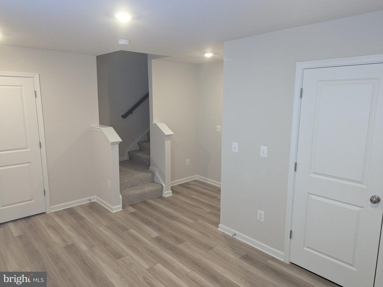 212 Swan Field Ave - Photo 4 of 32