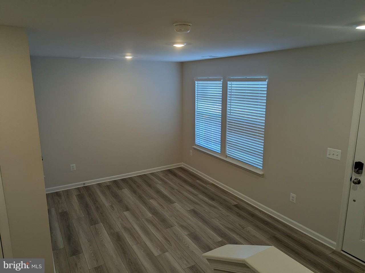 212 Swan Field Ave - Photo 5 of 32