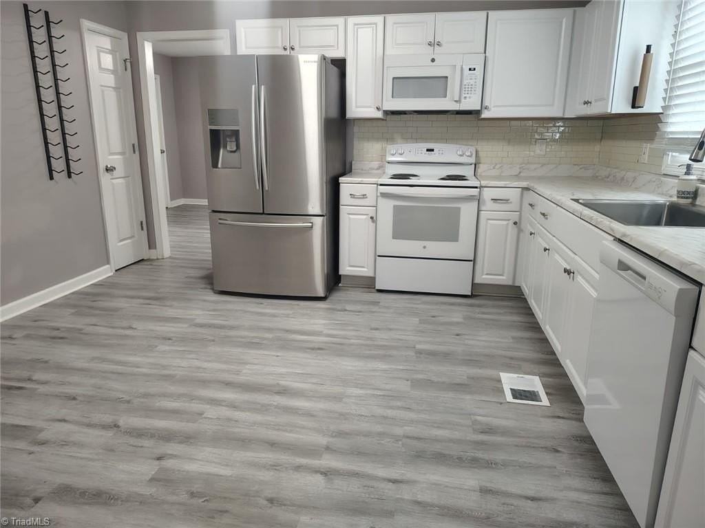 130 Sunview Ave - Photo 3 of 13