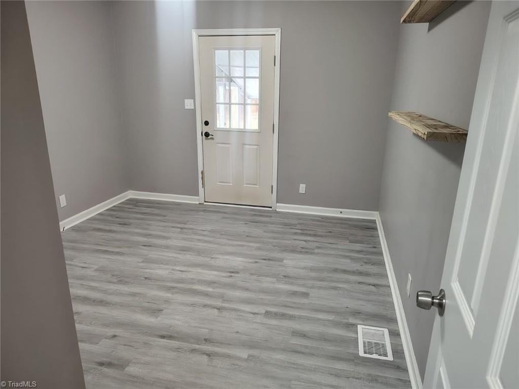 130 Sunview Ave - Photo 5 of 13