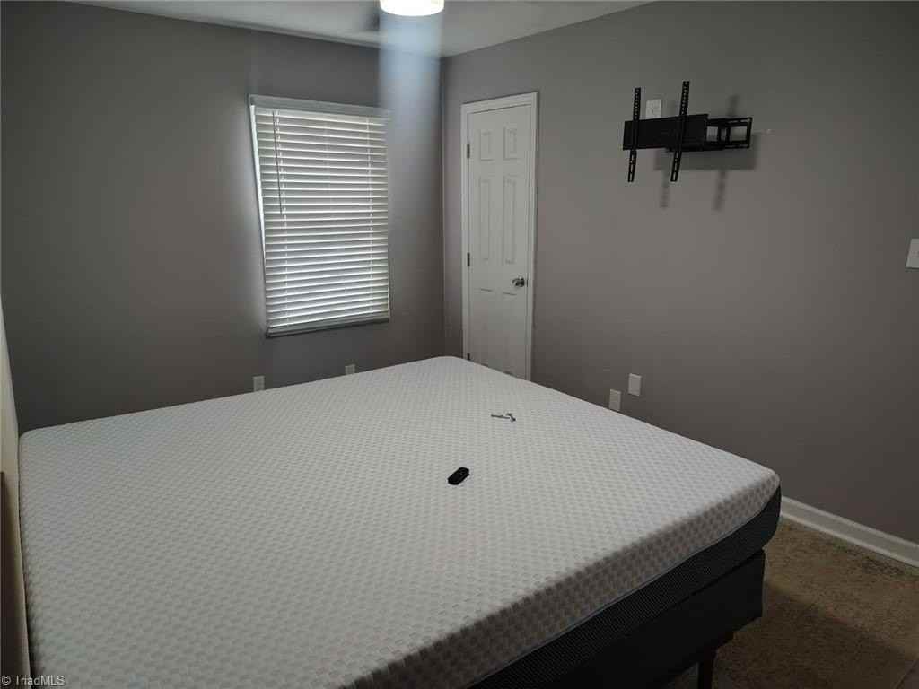 130 Sunview Ave - Photo 6 of 13