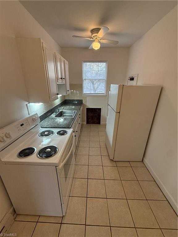 1318 Glade St #42 - Photo 3 of 9