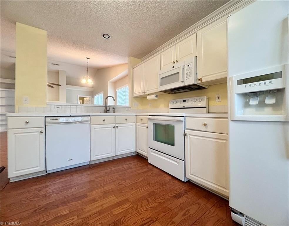 3304 Sparrowhawk Dr - Photo 4 of 22