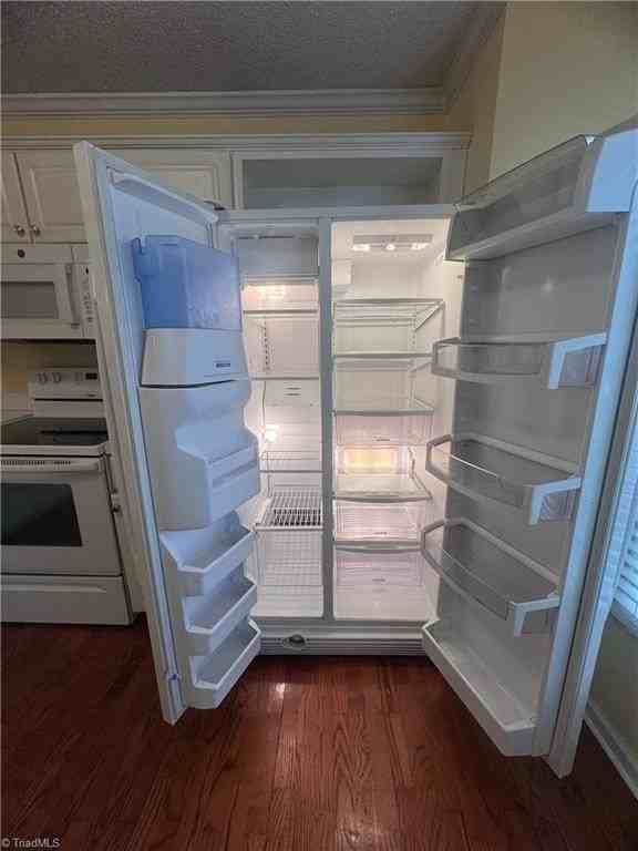 3304 Sparrowhawk Dr - Photo 6 of 22