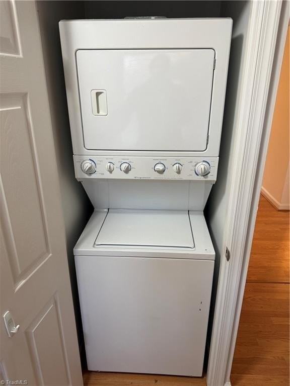 843 W 6th St #F - Photo 5 of 11