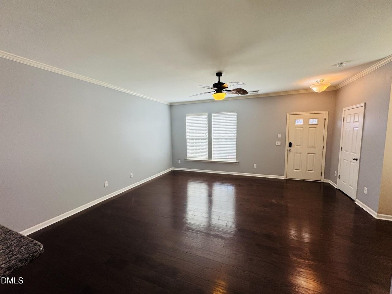 408 Provincial St - Photo 2 of 17