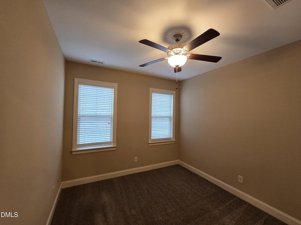 100 Scarlet Bell Dr - Photo 6 of 16