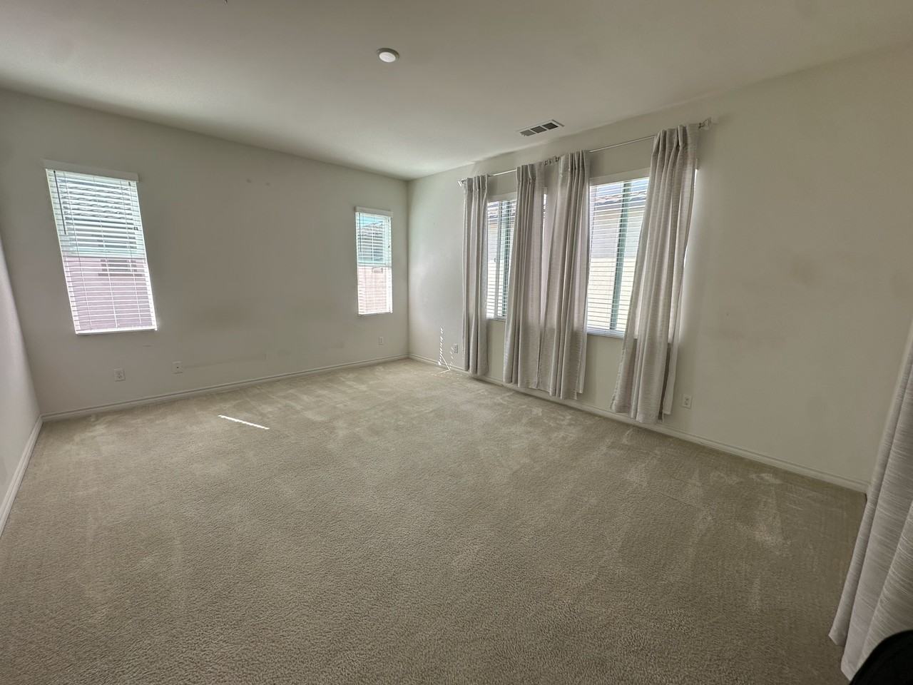 235 W Ridgewood #1 - Photo 2 of 36