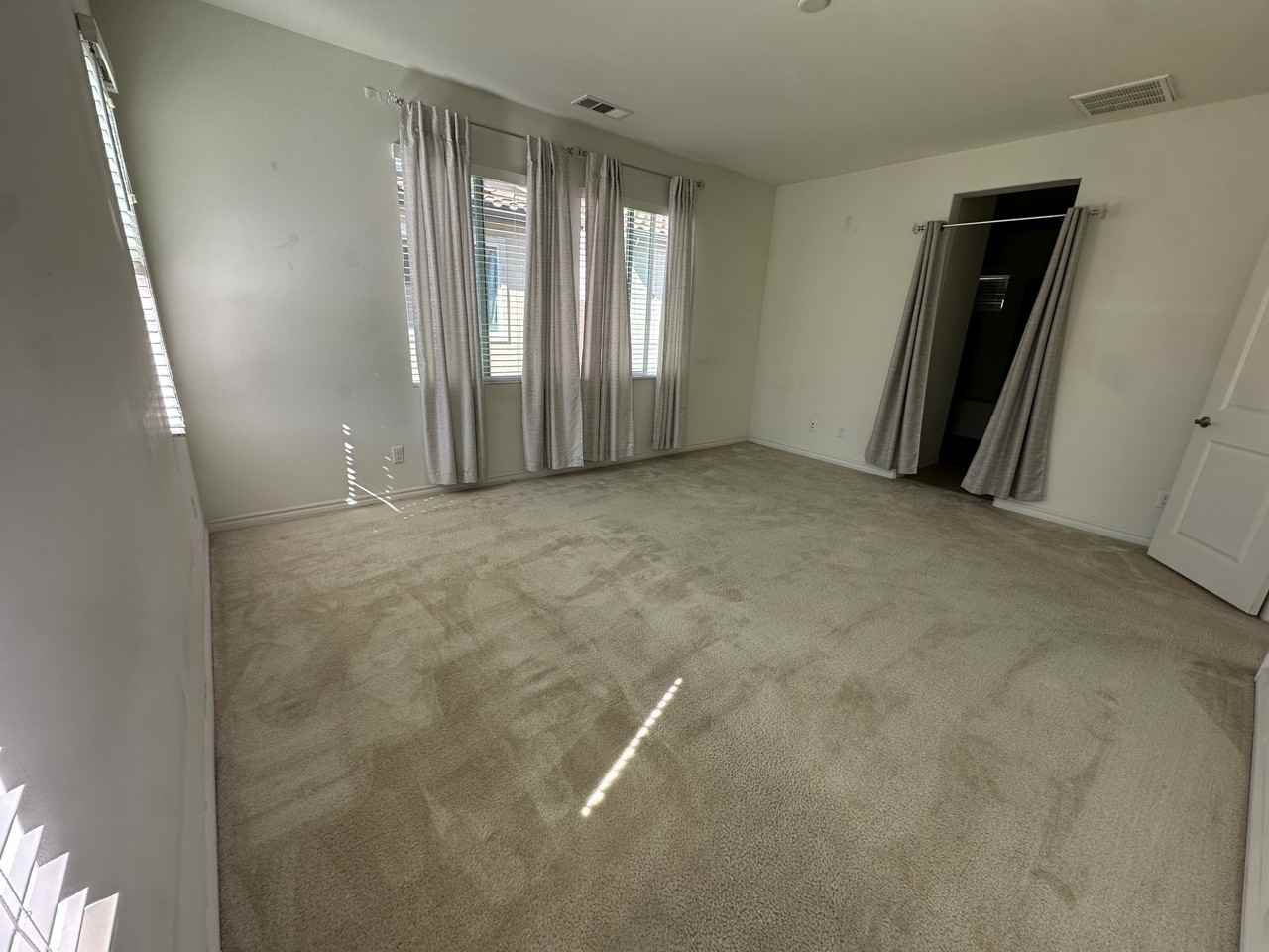 235 W Ridgewood #1 - Photo 3 of 36