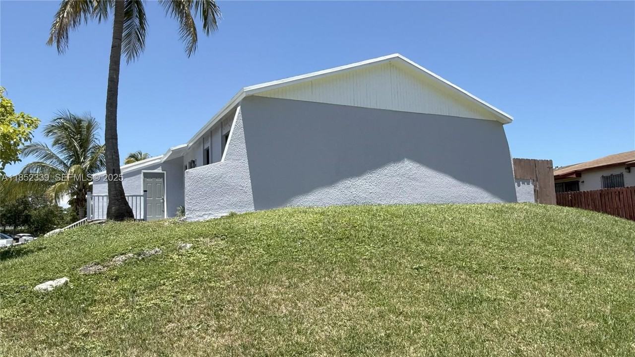 20877 Snapper Place ##0 - Photo 7 of 16