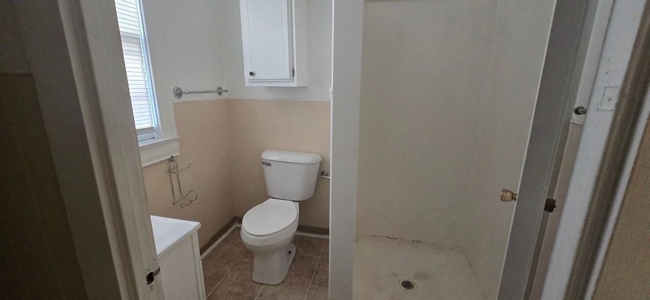 1527 N Main St #1 - Photo 7 of 7