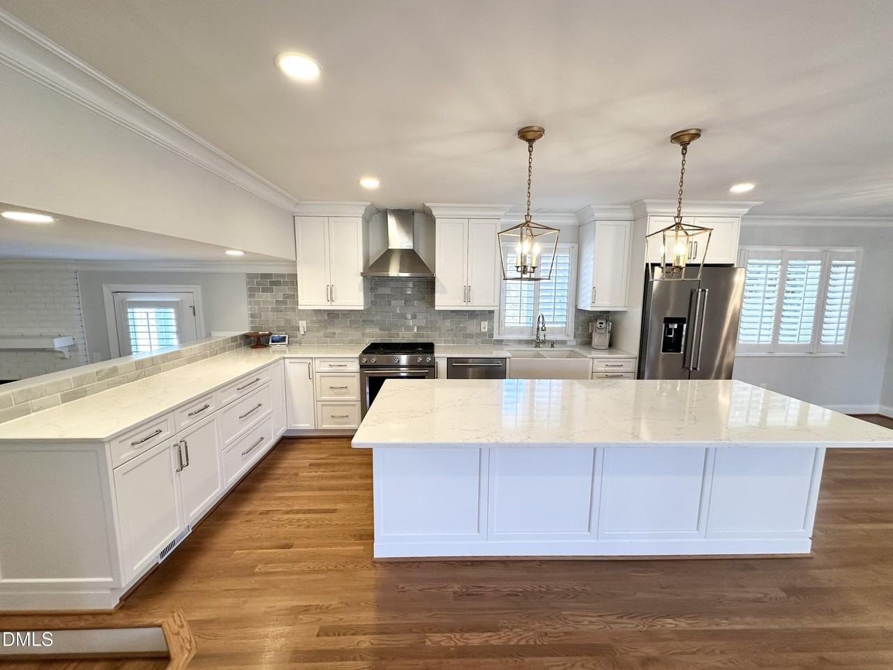 4512 Drexel Dr - Photo 3 of 36