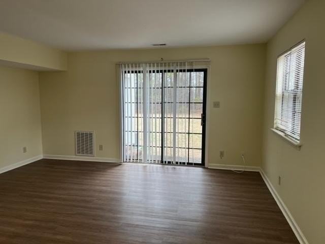 215 Bridgefield Pl Apt B #B - Photo 3 of 7