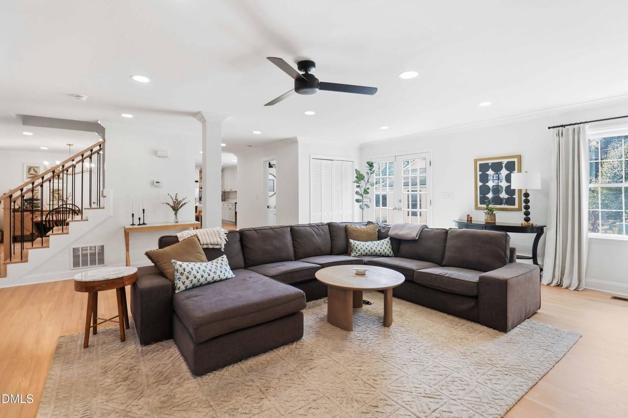 322 E Millbrook Rd - Photo 7 of 29