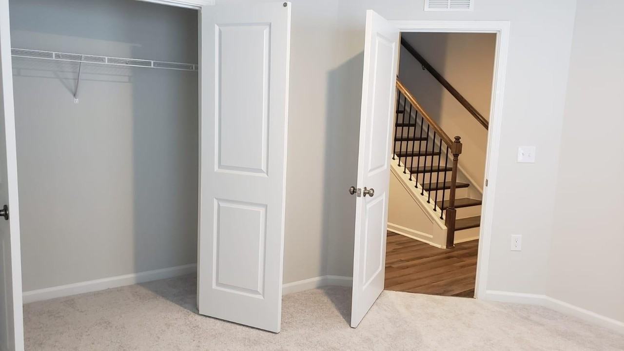 2627 Chert Ln - Photo 4 of 34