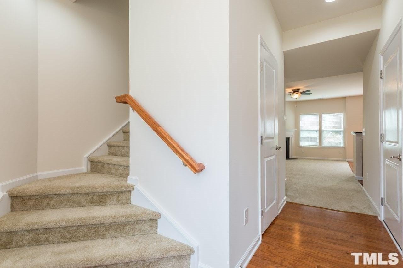 473 Panorama View Loop - Photo 2 of 17